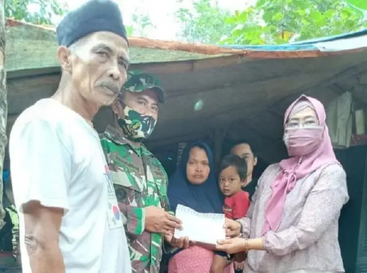 Penghuni Rumah Beratap Terpal Langsung Dibantu