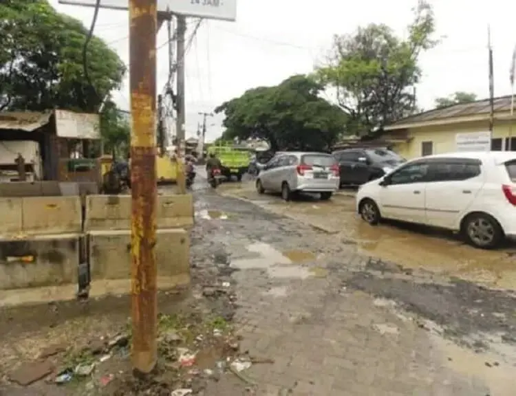 Swasta Harus Ikut Berkontribusi Perbaiki Jalan Raya Prancis