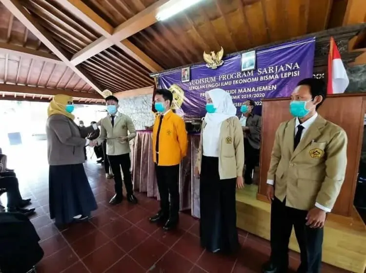 STIE Bisma Lepisi Gelar Yudisium Ke-17