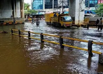 Penyempitan Kali Sabi Sebabkan Banjir di Fly Over Cibodas