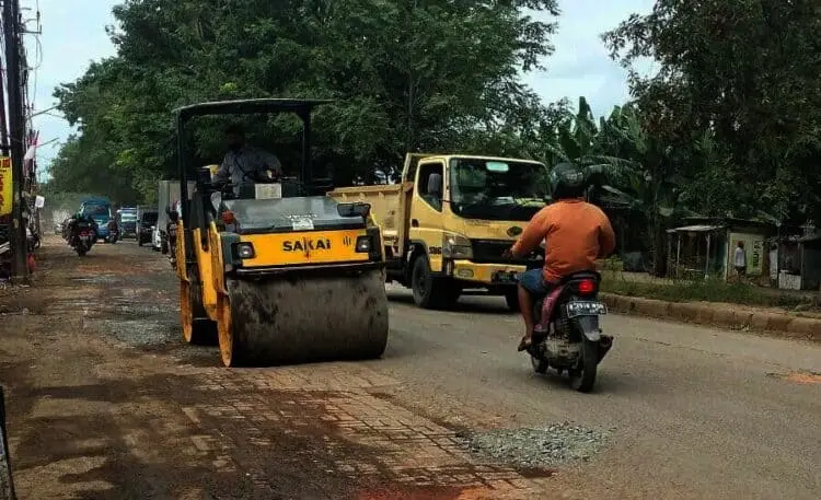 Pemkot Tangerang Perbaiki Jalan Marsekal Suryadarma
