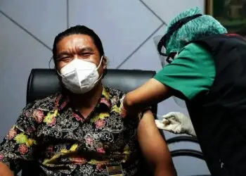 Sekda Banten Al Muktabar Divaksin Covid-19 Kedua