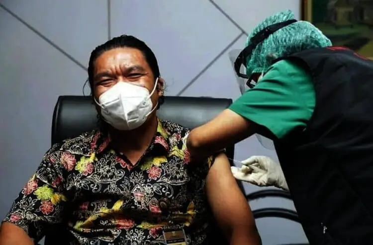 Sekda Banten Al Muktabar Divaksin Covid-19 Kedua