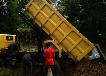 Lokasi Pembuangan Limbah Kotoran Ayam di Kalanganyar Ditolak