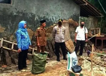 Roboh Diterjang Angin Kencang, Sekeluarga Nyaris Tertimpa Rumah