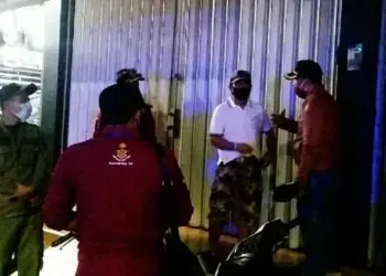 Razia PPKM, Penyegelan Kafe Mendapat Perlawanan