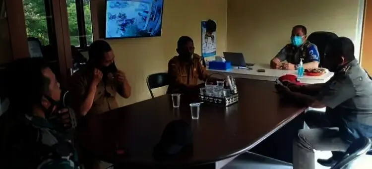 Aktivitas Pembuangan Limbah Kotoran Ayam Disetop