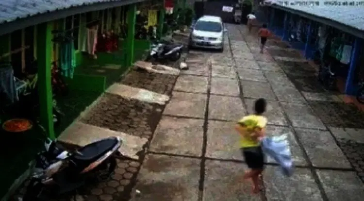 Dianiaya, Ditelanjangi dan Dibuang, Maling Motor Tewas Dihakimi Massa