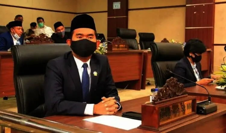Rutin Jalan Kaki dan Senam, Jaga Pikiran Tetap Positif