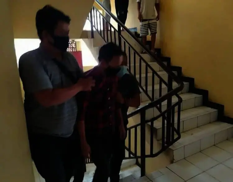 Dipecat Dari Pekerjaan, AS Curi 28 Kitab Alquran di Masjid