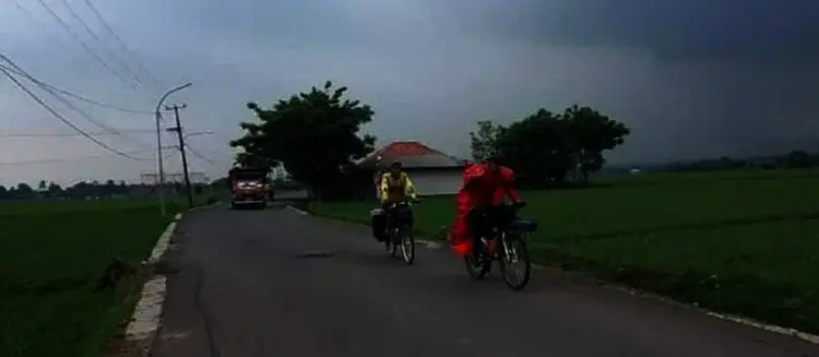 Gerak Terus Lawan Covid-19, Warga Pamulang Gowes Sampe Lombok