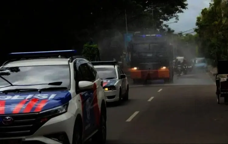 Disinfeksi, Polres Lebak Kerahkan Water Canon