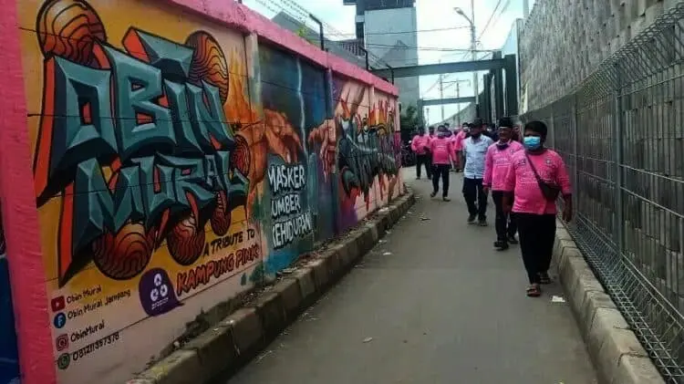 Tanah Tinggi Tangerang Punya Kampung Pink