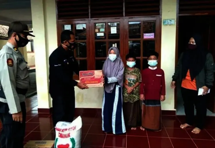 Polres Pandeglang Bantu Anak Yatim di Panti Asuhan
