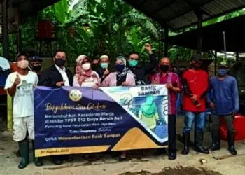 Dosen dan Mahasiswa Unpam Edukasi Seputar Bank Sampah