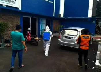 Cegah Covid-19, Sekretariat PWI Banten Disemprot Disinfektan