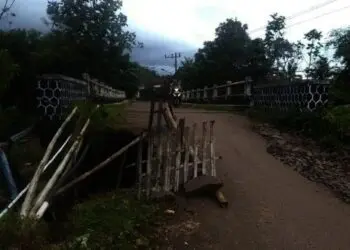 Jembatan Noong Tergerus Longsor, Warga Minta Segera Diperbaiki