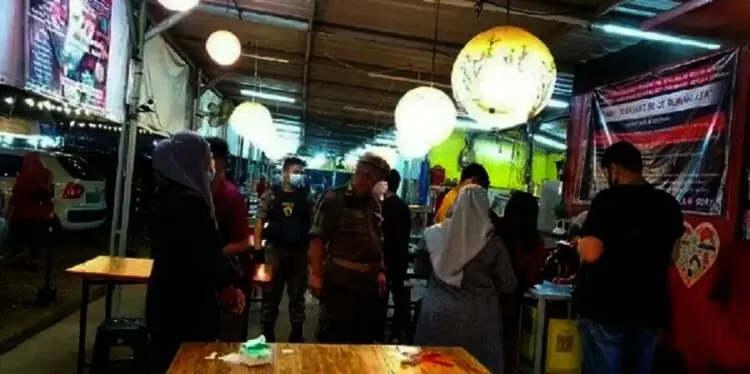 Bubarkan Kerumunan, Satpol PP Kota Tangsel Ancam Tutup Kafe