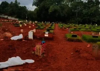 APD Bekas Ditemukan Berserakan di TPU Jombang