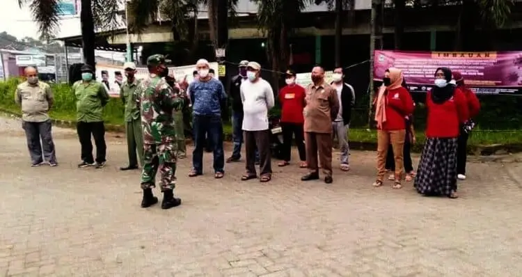 Satgas Covid-19 Tertibkan PKL di Perum Sudirman Indah Tigaraksa