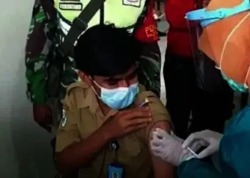 Vaksinasi Hari Pertama di Kabupaten Lebak Terkendala Peladen