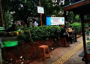 Abaikan PPKM, Pengunjung Terobos Taman Perdamaian