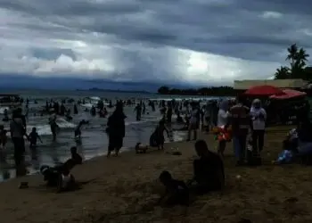Ribuan Wisatawan Padati Anyer – Cinangka, Diimbau Terapkan Prokes