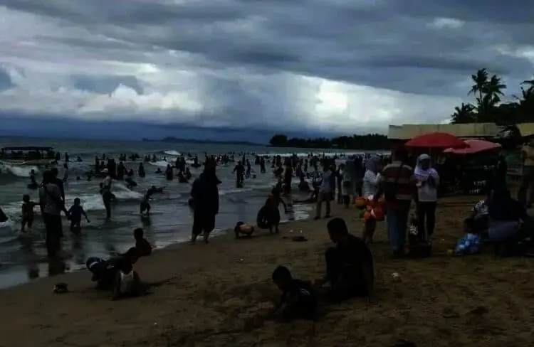 Ribuan Wisatawan Padati Anyer – Cinangka, Diimbau Terapkan Prokes