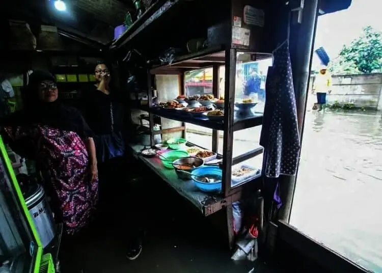 Akibat Curah Hujan Tinggi, Pemukiman warga Terendam Banjir