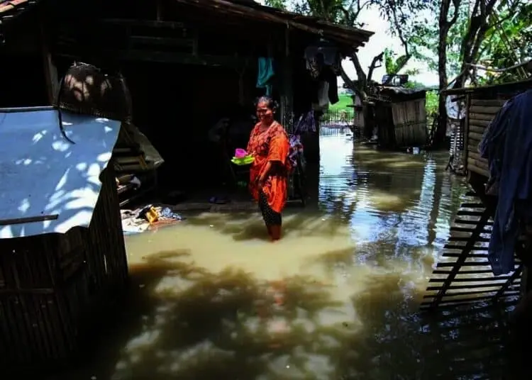 Pemukiman Warga Tergenang Banjir di Kresek