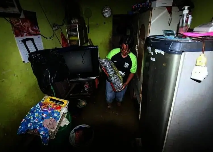Akibat Curah Hujan Tinggi, Pemukiman warga Terendam Banjir