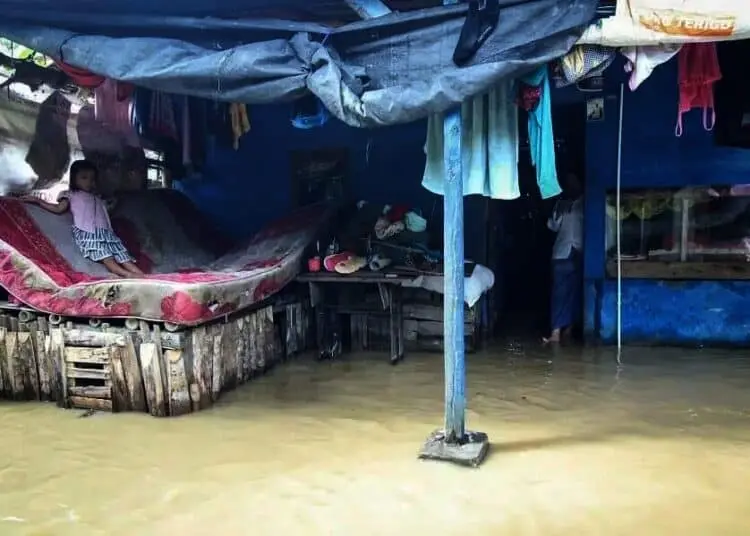 Pemukiman Warga Tergenang Banjir di Kresek