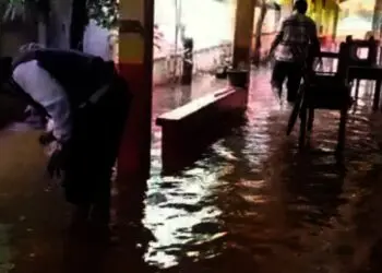 Drainase Tersumbat, SDN Belimbing III Sempat Kebanjiran