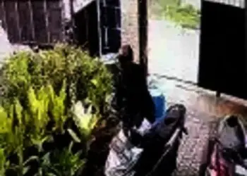 Parah, Dua Maling Nekad Curi Motor di Keramaian