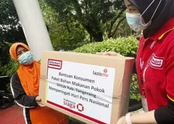 LazisMu dan Alfamart Bersama PWI Salurkan Donasi Konsumen
