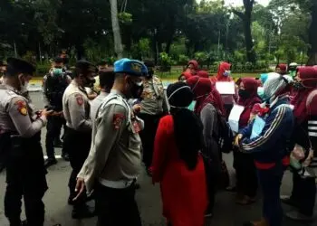 Warga Terdampak Proyek JORR II Mengadu ke Presiden Jokowi