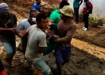 Buruh Bangunan Tertimbun Longsor, Diselamatkan Personel BPBD Lebak