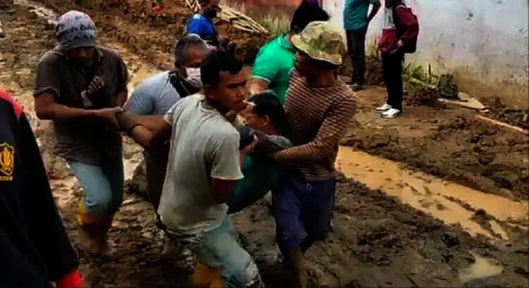Buruh Bangunan Tertimbun Longsor, Diselamatkan Personel BPBD Lebak