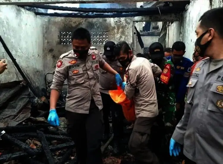 Dua Rumah Terbakar di Rangkasbitung