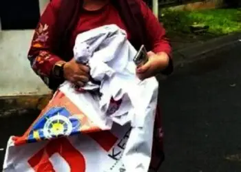 Dipasang Pol PP Tangerang Selatan, Pengusaha Copot Segel Parkir