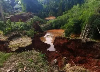 Longsor Kepung Kawasan Perumahan Elit BSD Serpong
