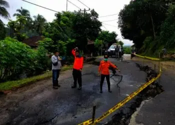 42 Rumah di Kecamatan Maja Terendam Banjir, Jalan Longsor