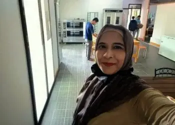 Berawal Dari Kantin Hingga Buka Perusahaan