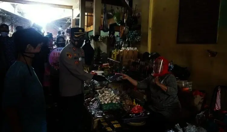 Cegah Penularan Virus Corona, Ribuan Masker Dibagikan ke Warga