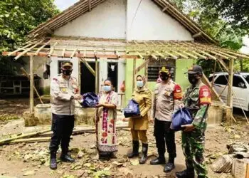 Tinjau Lokasi Banjir dan Salurkan Sembako di Tigaraksa