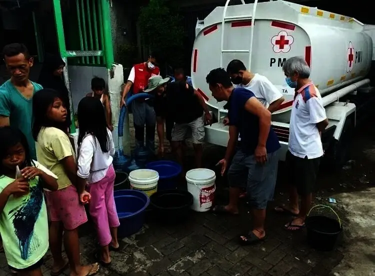 PMI Kota Tangerang Salurkan 10 Ribu Liter Air Bersih