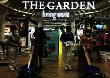 Living World Alam Sutera Bagikan 10 Ribu Masker