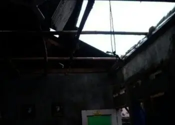 Diterjang Angin Kencang, 6 Rumah di Tunjung Teja Rusak