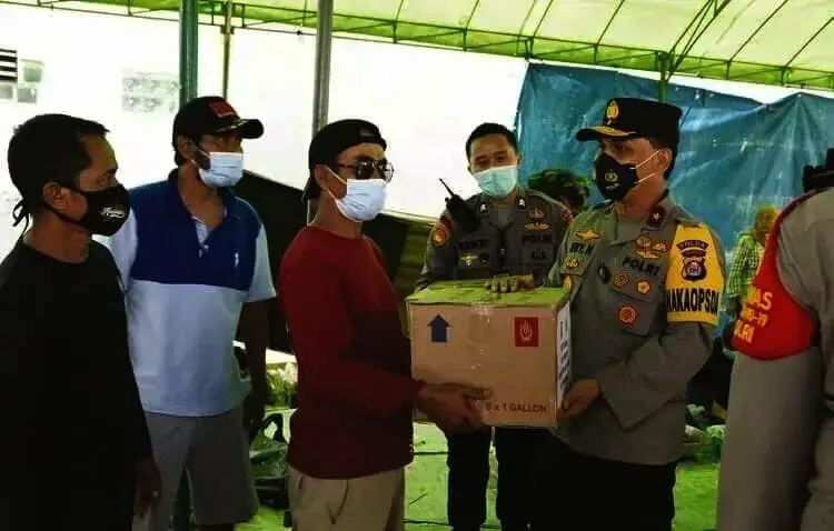 Wakapolda Banten Serahkan 400 Paket Bantuan Sembako