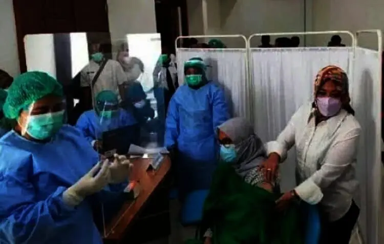 20 Nakes Kota Tangsel Alami KIPI Pasca Suntik Vaksin